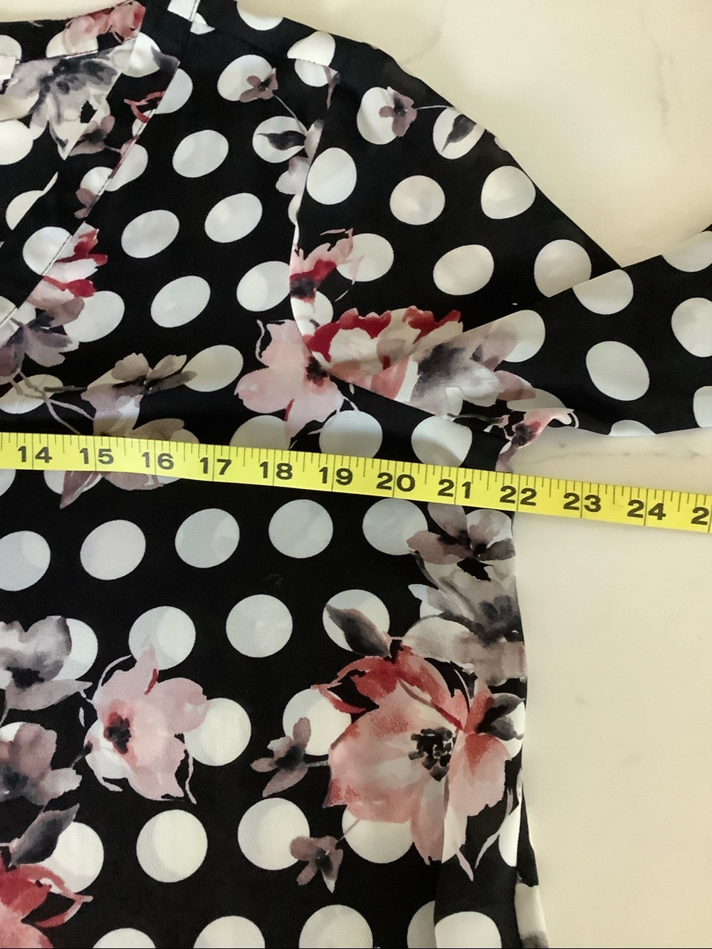 Rose & Olive Black Polka Dot Floral V-Neck Blouse size XL - Picture 5 of 7